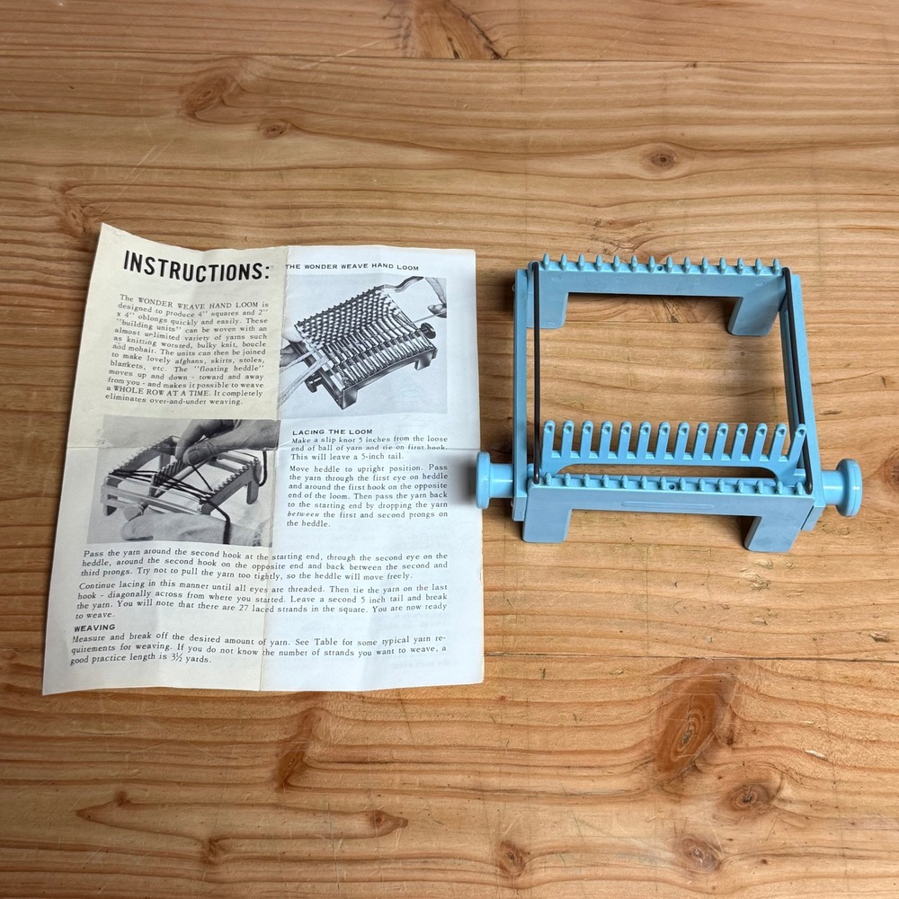 Vintage Wonder Weave Hand Loom Karbercraft Company 1964 Blue Weaving Tool